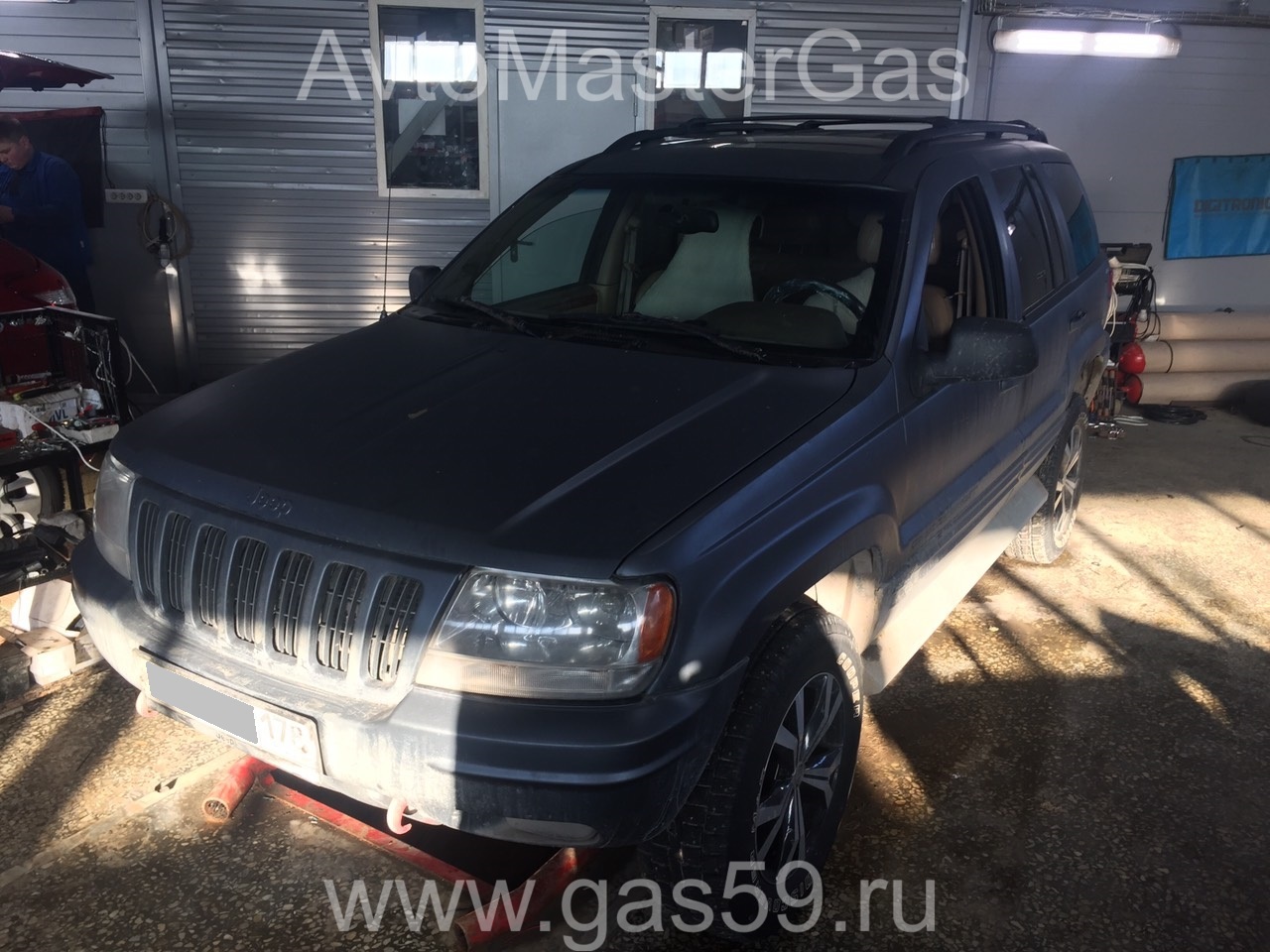 Монтаж ГБО на Jeep Grand Cherokee 1994г., ГБО 4 поколения, пропан LANDIRENZO (Италия), L6 двигатель 4.0л. 4WD