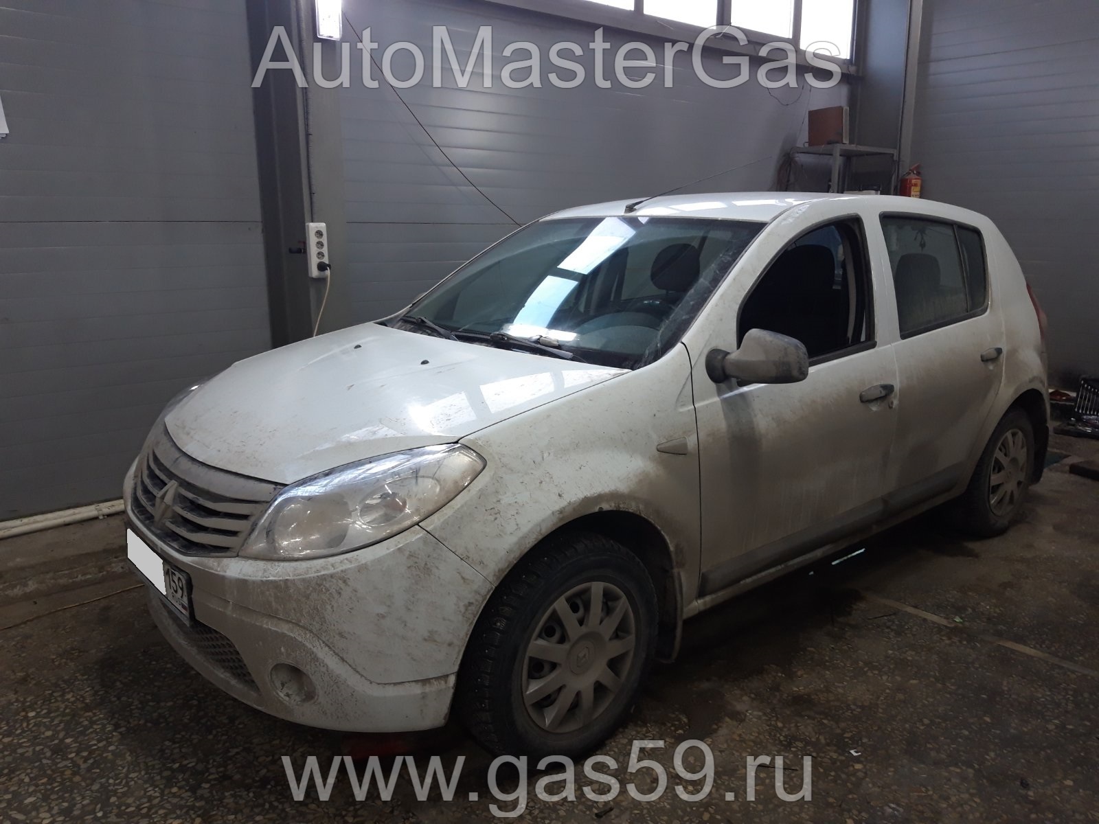 Монтаж ГБО на Renault Sandero 2014г., ГБО 4 поколения, метан LANDIRENZO (Италия), двигатель 1.4л. 4 цилиндра