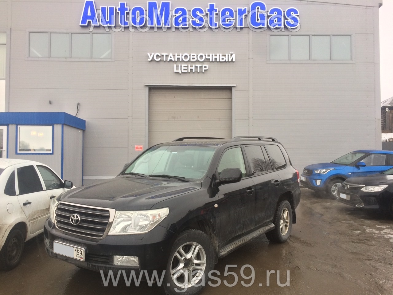 Монтаж ГБО на Toyota Land Cruiser 200 2010г., ГБО 4 поколения, метан LANDIRENZO (Италия), двигатель 4.6л. 8 цилиндров