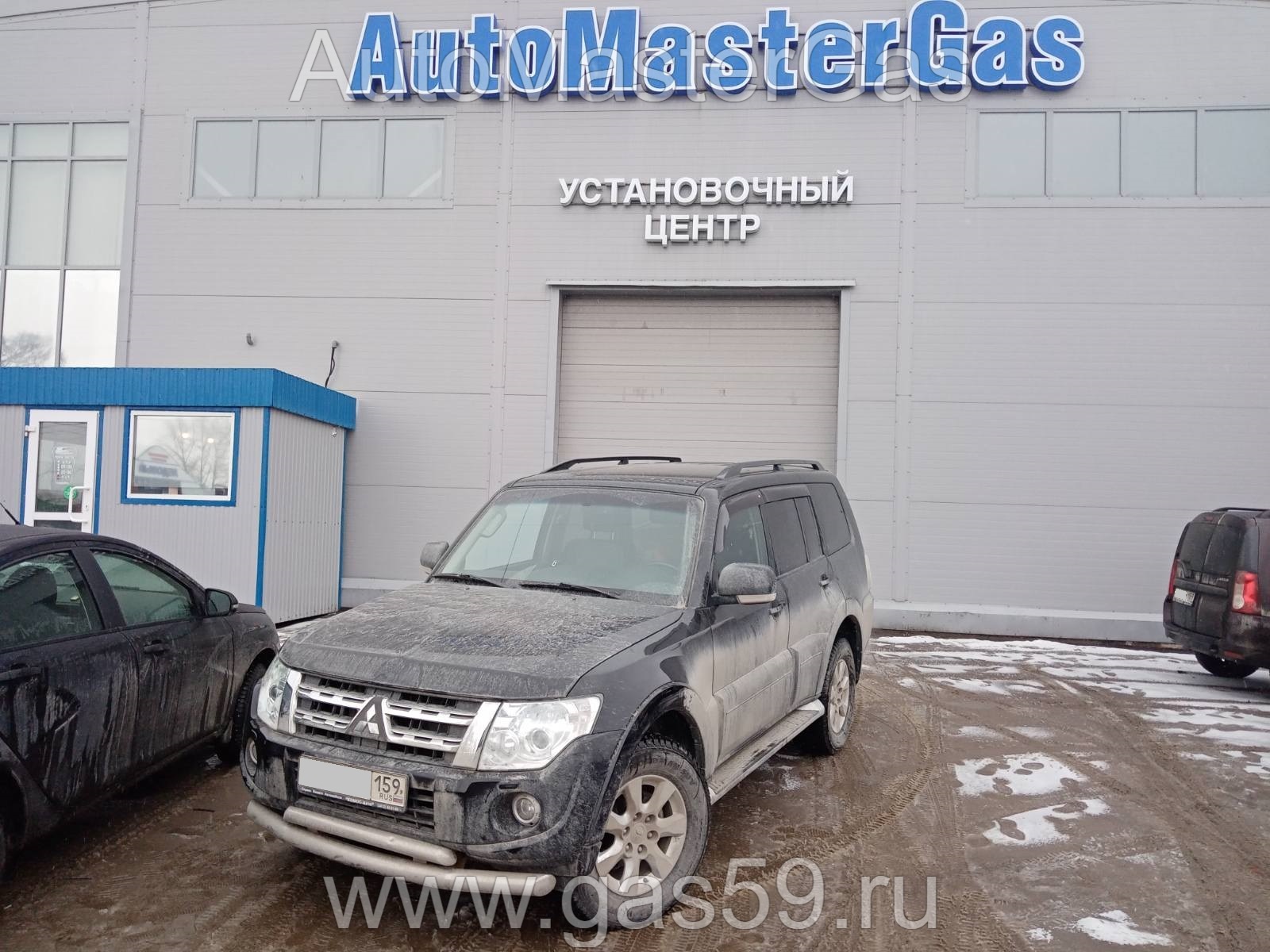 Монтаж ГБО на Mitsubishi Pajero 2013г., ГБО 4 поколения, пропан LANDIRENZO (Италия), двигатель 3.0л. 6 цилиндров