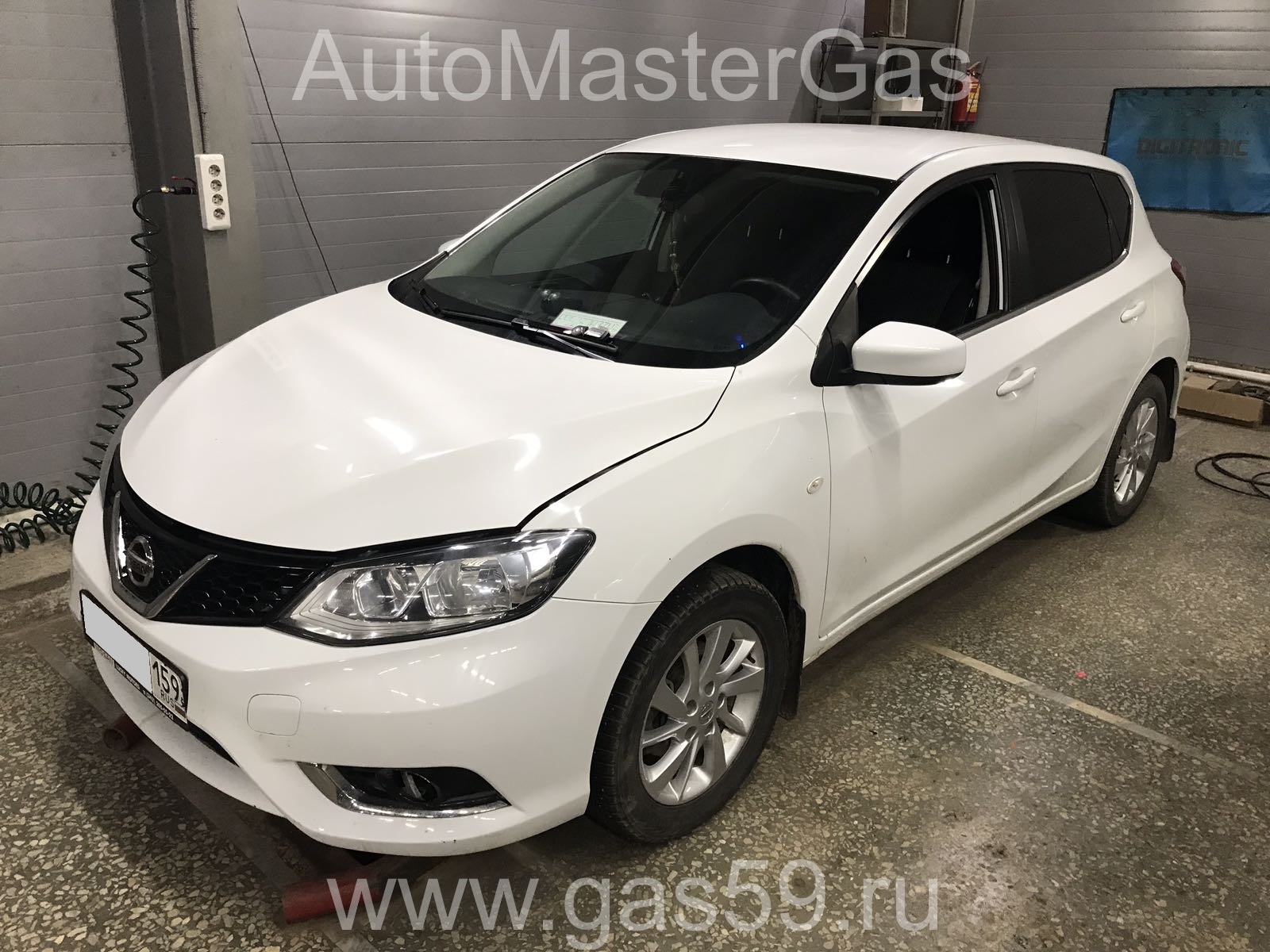 Монтаж ГБО на Nissan Tiida 2015г., ГБО 4 поколения, пропан LANDIRENZO (Италия), двигатель 1.6л. 4 цилиндра