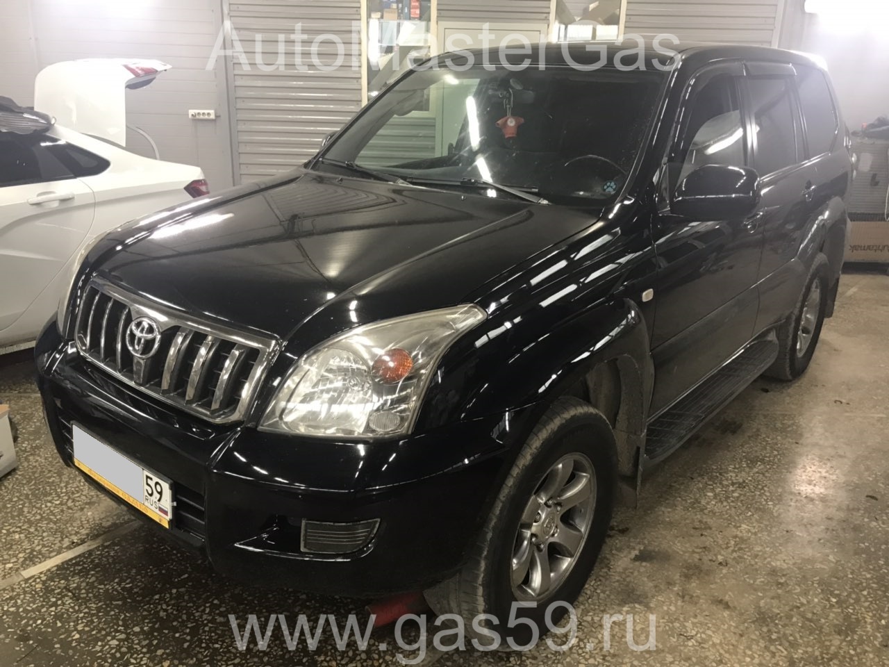 Монтаж ГБО на Toyota Land Cruiser 120 2007г., ГБО 4 поколения, пропан LANDIRENZO (Италия), двигатель 4.0л. 6 цилиндров