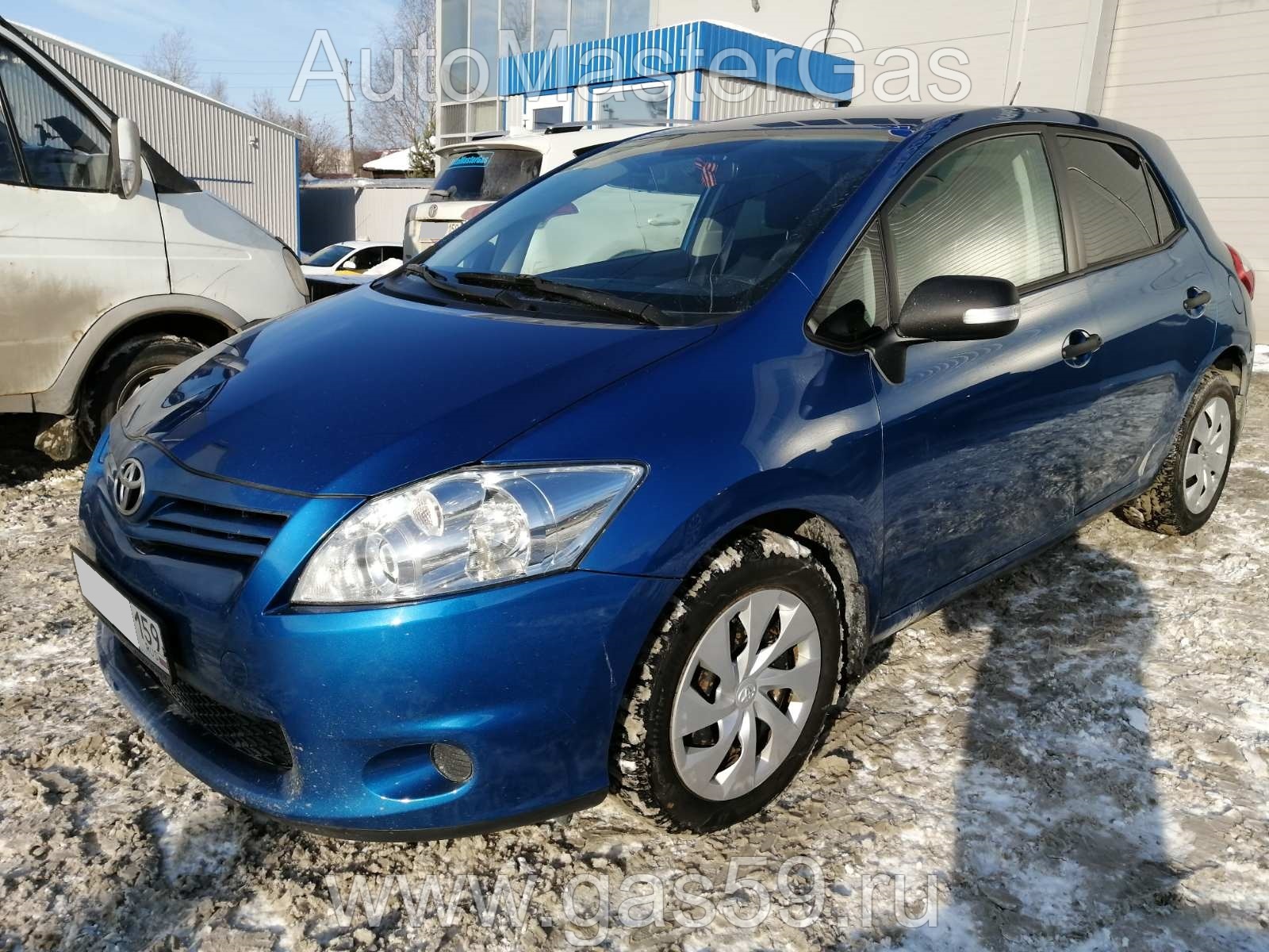 Монтаж ГБО на Toyota Auris 2012г., ГБО 4 поколения, пропан LANDIRENZO (Италия), двигатель 1.6л. 4 цилиндра, баллон на 53л.