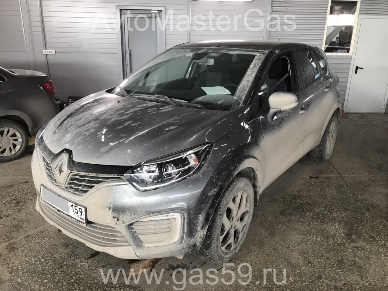 Монтаж ГБО на Renault Kaptur 2018г., ГБО 4 поколения, метан LANDIRENZO (Италия), двигатель 2.0л. 4 цилиндра, 143 л.с.