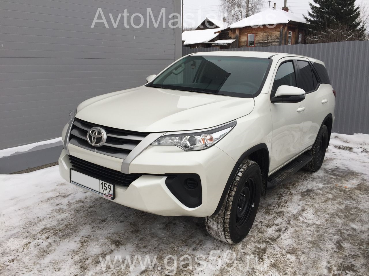 Монтаж ГБО на Toyota Fortuner 2018г., ГБО 4 поколения, пропан LANDIRENZO (Италия), двигатель 2.7л.