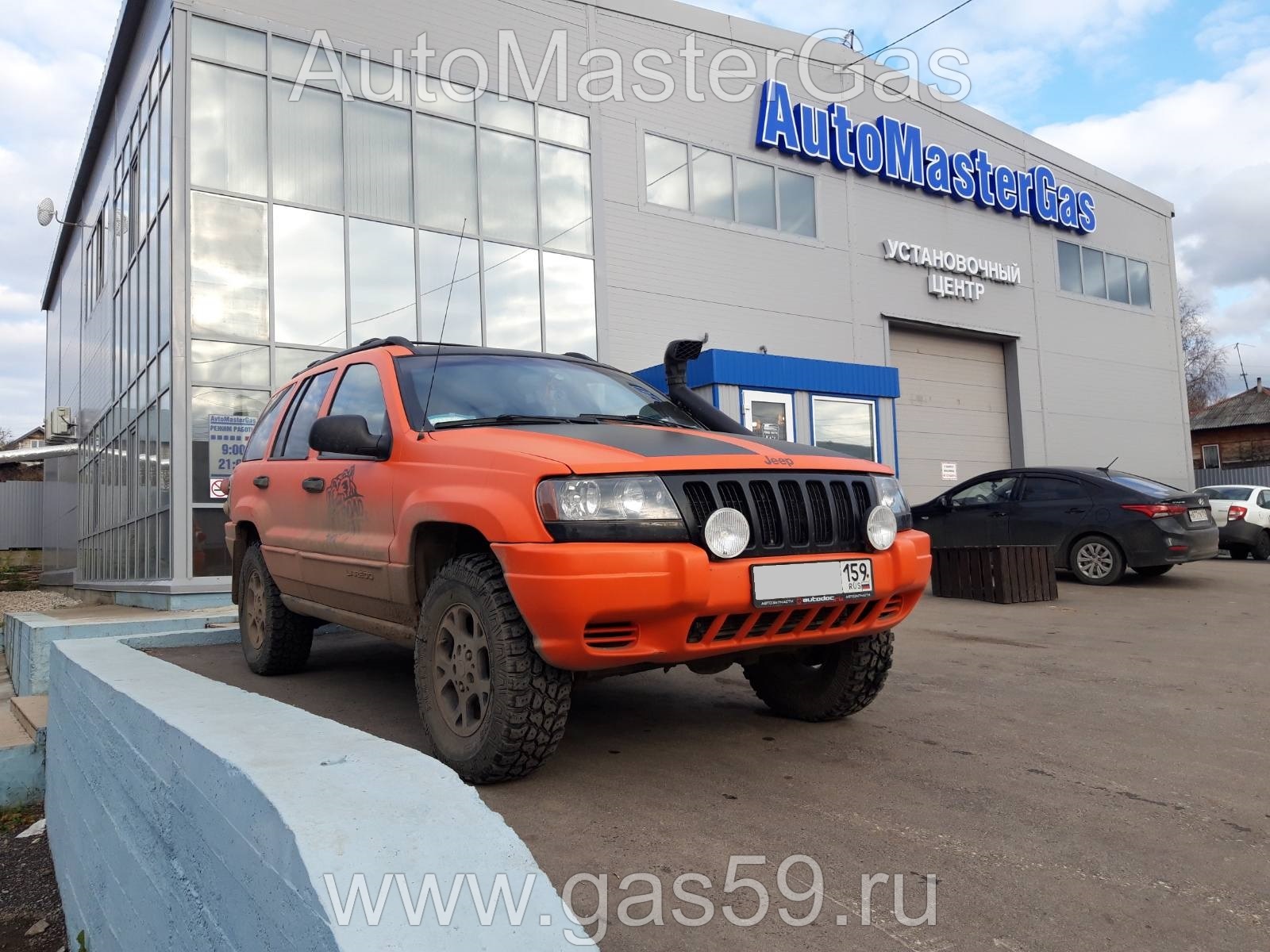 Монтаж ГБО на Jeep Grand Cherokee Laredo 2000г., ГБО 4 поколения, метан LANDIRENZO (Италия), двигатель 4.0л. 6 цилиндров