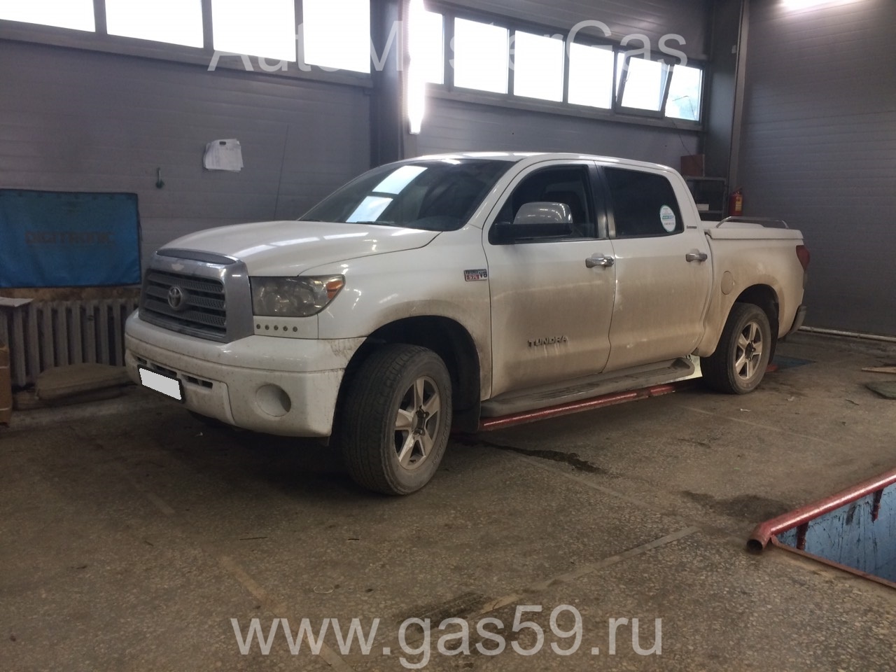 Монтаж ГБО на Toyota Tundra 2007г., ГБО 4 поколения, метан OMVL (Италия), двигатель 5.7л. 8 цилиндров