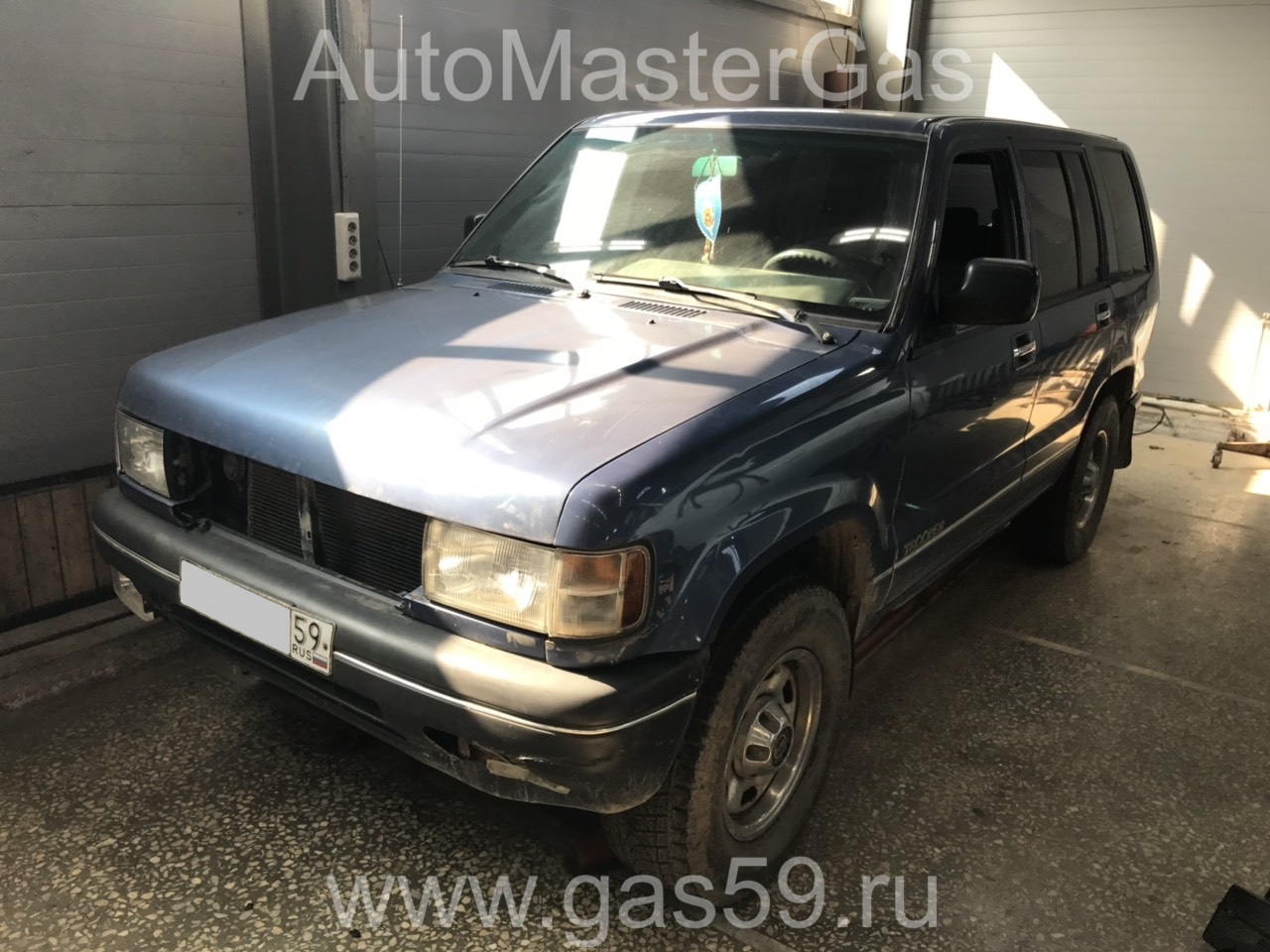Монтаж ГБО на Isuzu Trooper 1992г., ГБО 4 поколения, пропан LANDIRENZO (Италия), двигатель 3.0л. 6 цилиндров