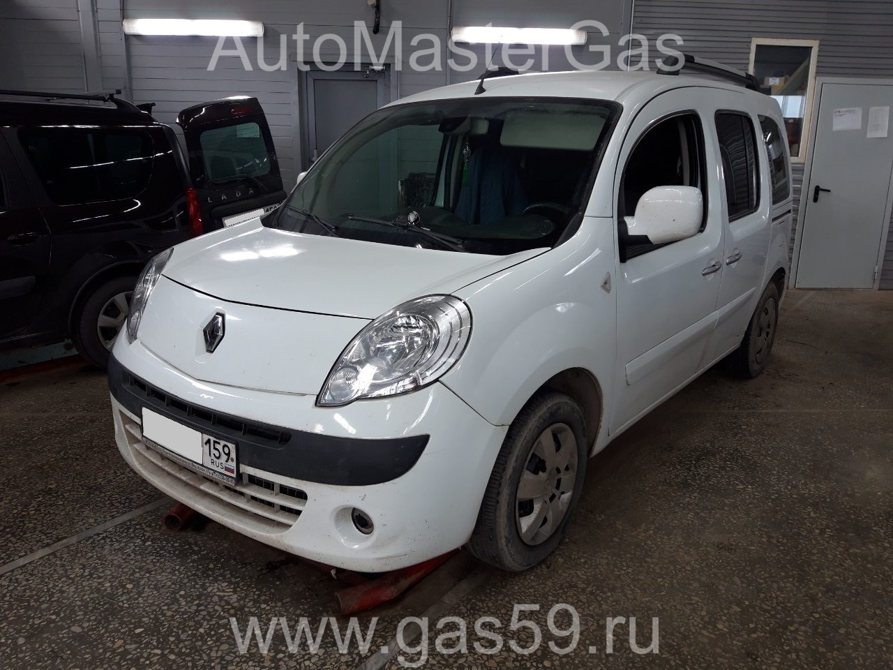 Монтаж ГБО на Renault Kangoo 2011г., ГБО 4 поколения, пропан DIGITRONIC (Италия), двигатель 1.6л. 4 цилиндра