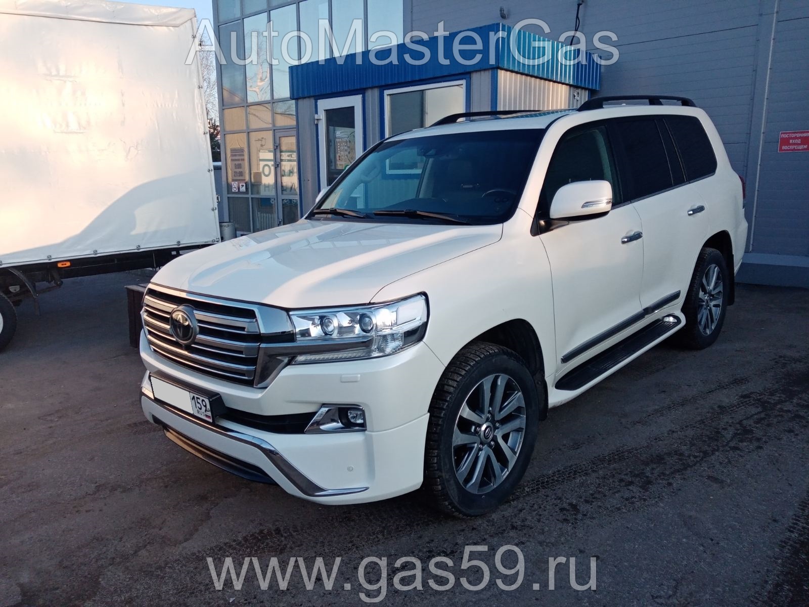 Монтаж ГБО на Toyota Land Cruiser 200 2018г., ГБО 4 поколения, пропан LANDIRENZO (Италия), двигатель 4.7л. 8 цилиндров