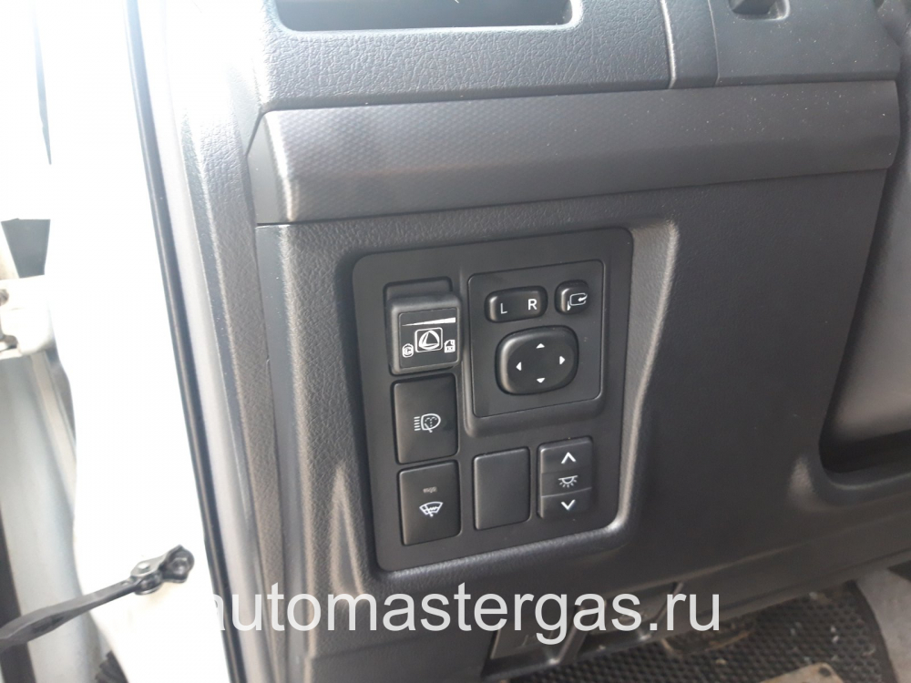 Монтаж ГБО на Toyota Land Cruiser Prado 2013г., ГБО 4 поколения, пропан LANDIRENZO (Италия), двигатель 4.0л. 6 цилиндров