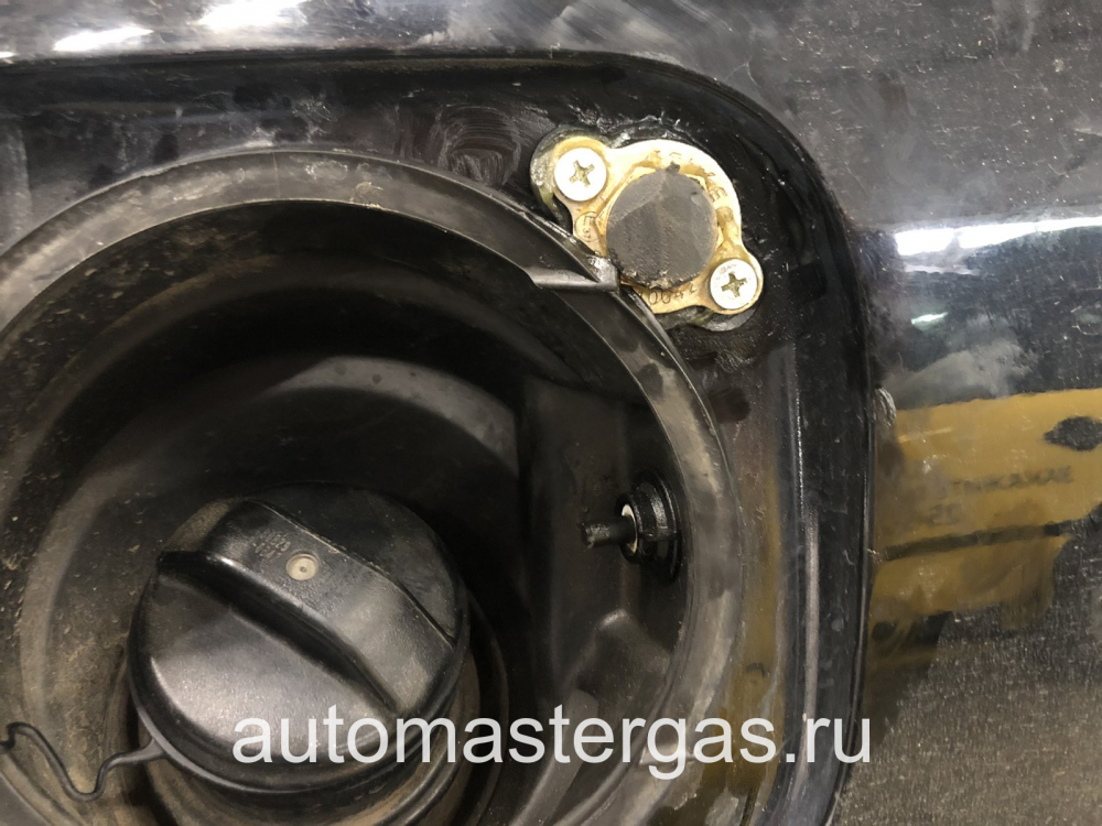 Монтаж ГБО на Toyota Land Cruiser Prado 2008г., ГБО 4 поколения, пропан LANDI RENZO (Италия), двигатель 4.0л. 6 цилиндров