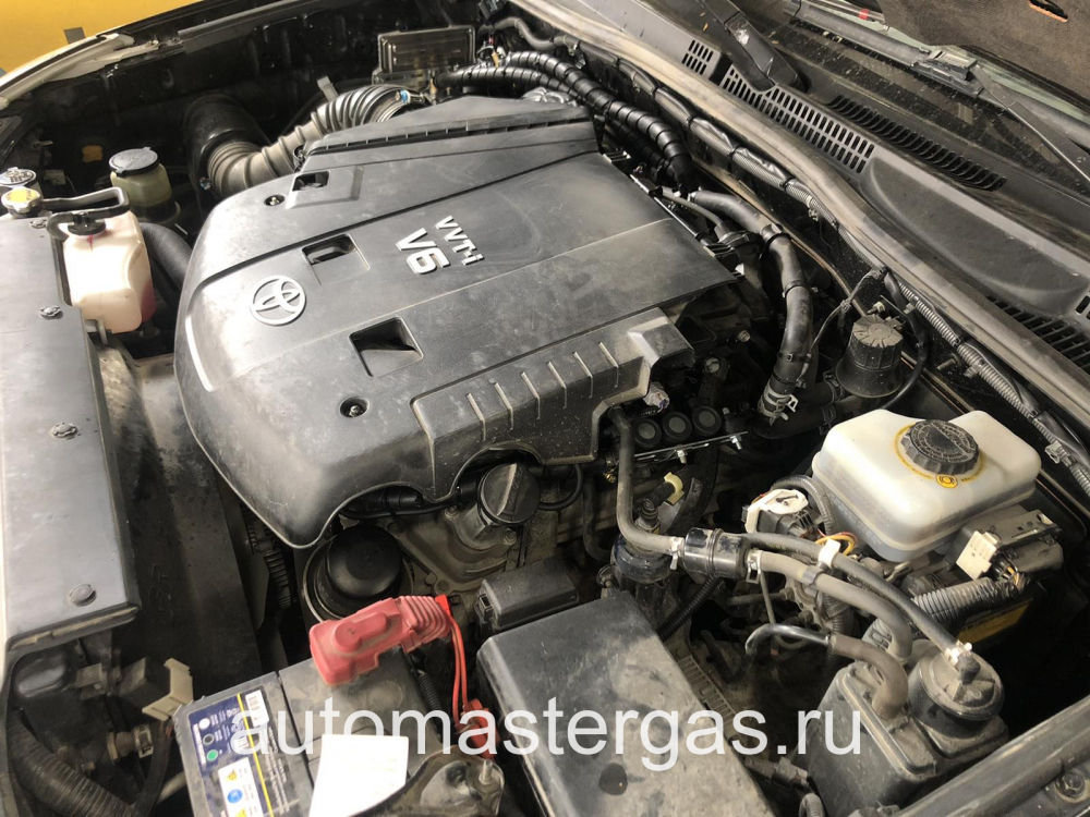 Монтаж ГБО на Toyota Land Cruiser Prado 2008г., ГБО 4 поколения, пропан LANDI RENZO (Италия), двигатель 4.0л. 6 цилиндров